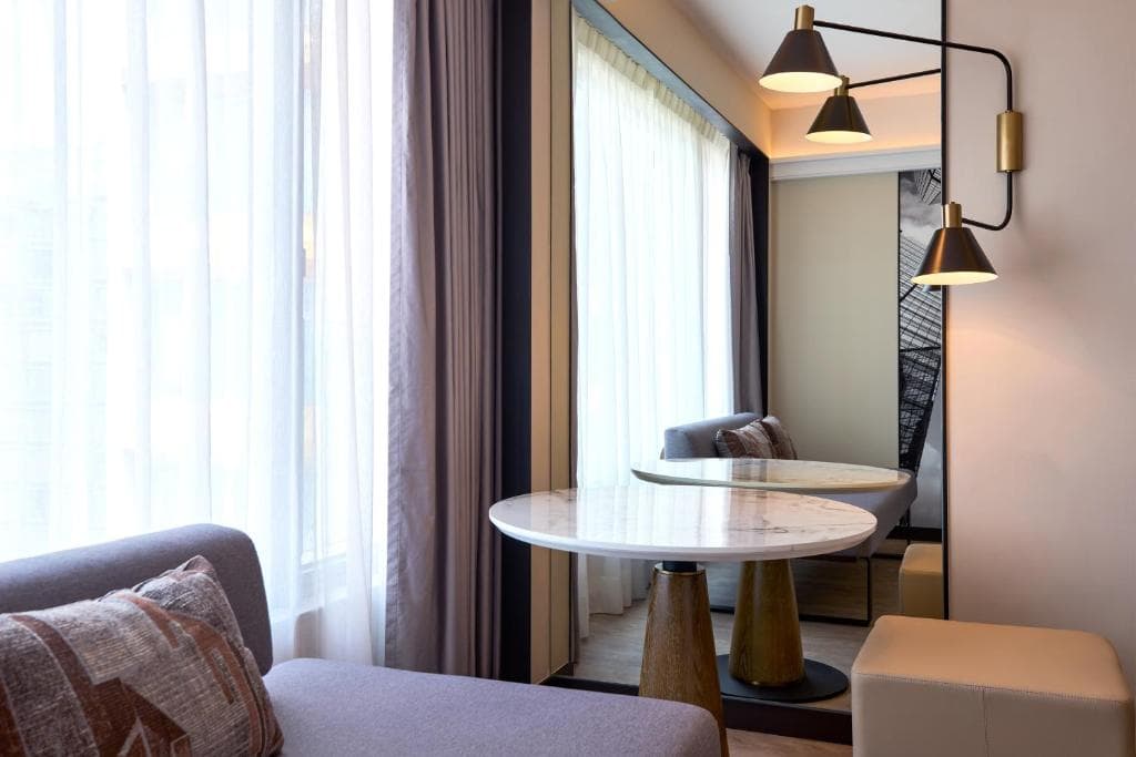 Sheraton Hong Kong Hotel & Towers - 6
