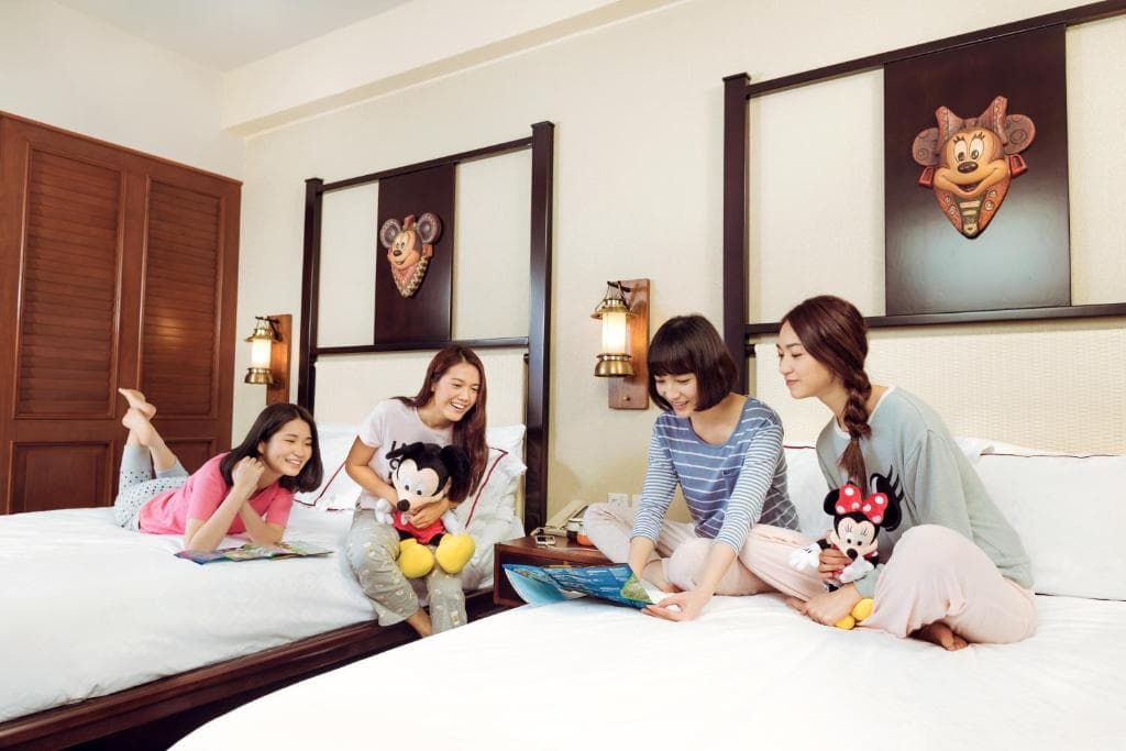 Disney Explorers Lodge - 28