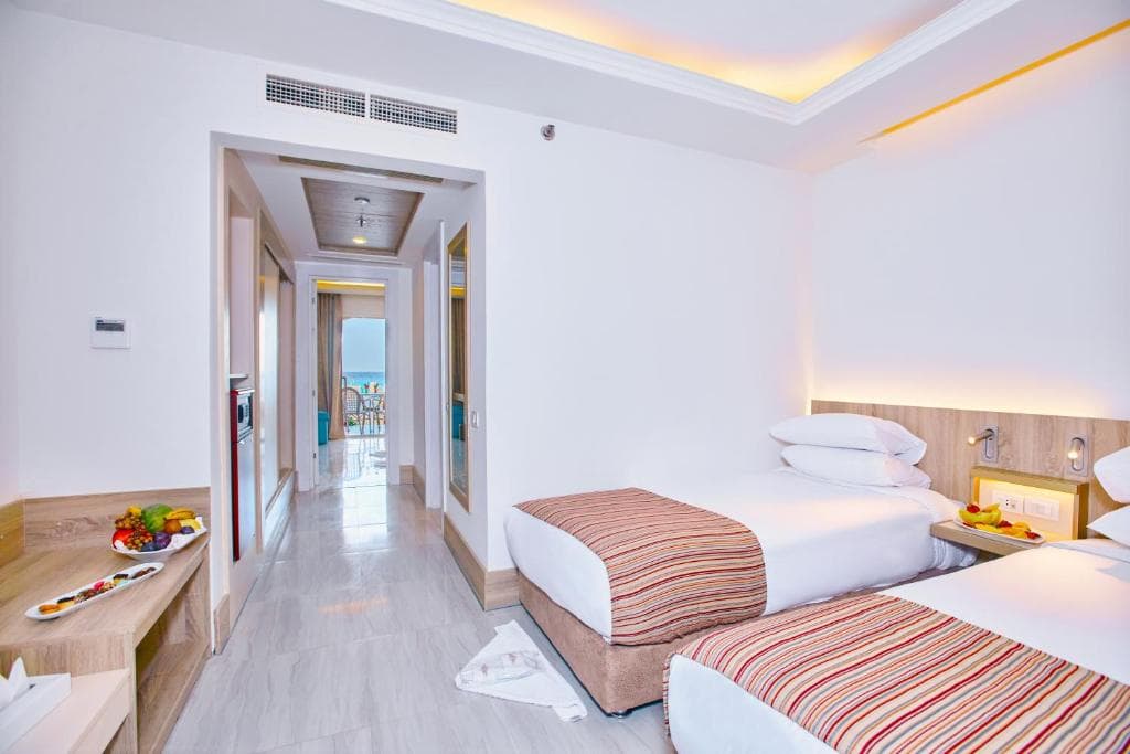 Hotel Titanic Beach - 45