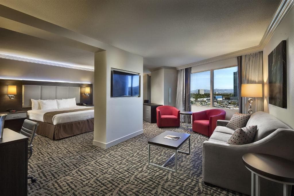 The STRAT Hotel, Casino & Tower - 2