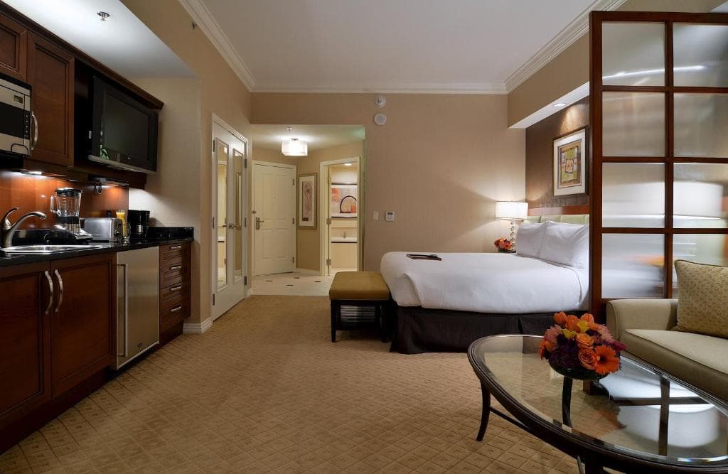 The Signature at MGM Grand - All Suites - 18