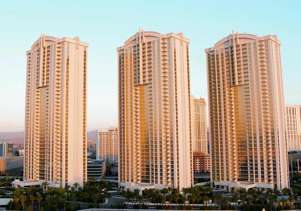 Jet Luxury at The Signature Condo Hotel - 1