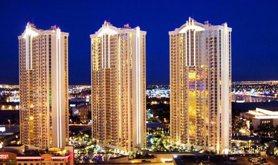 Jet Luxury at The Signature Condo Hotel - 14