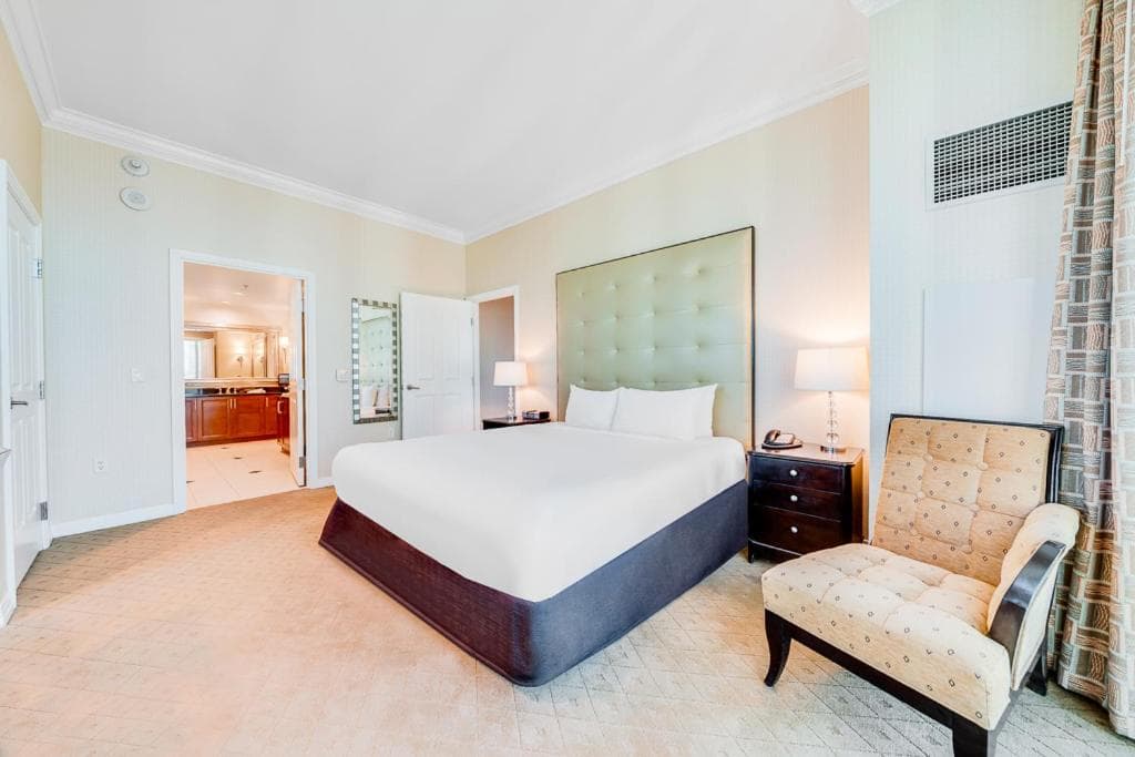 Jet Luxury at The Signature Condo Hotel - 16