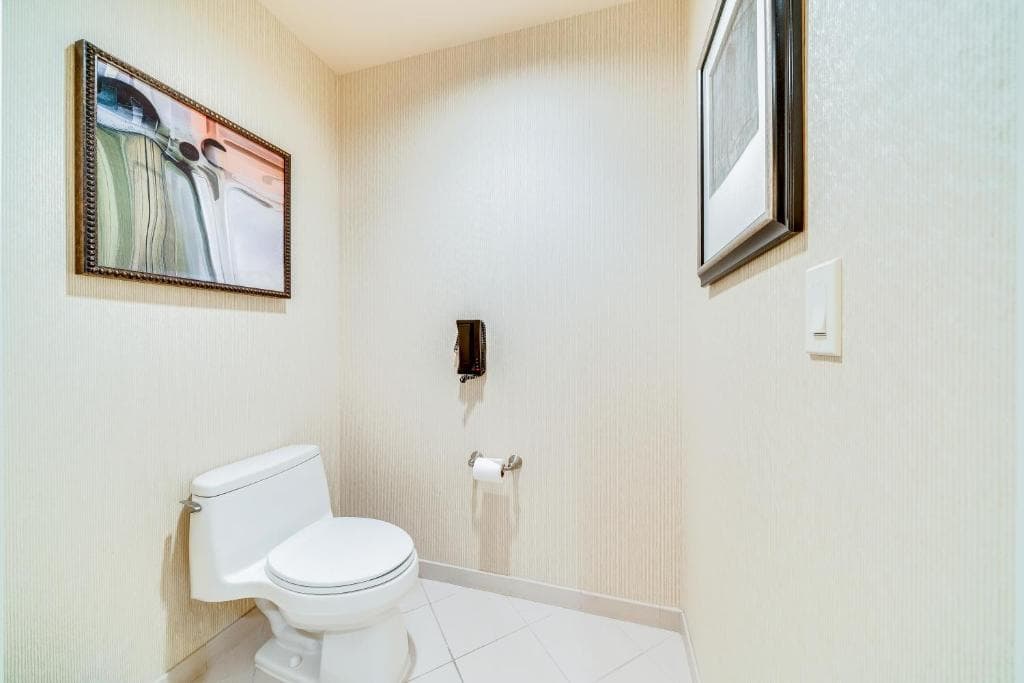 Jet Luxury at The Signature Condo Hotel - 23
