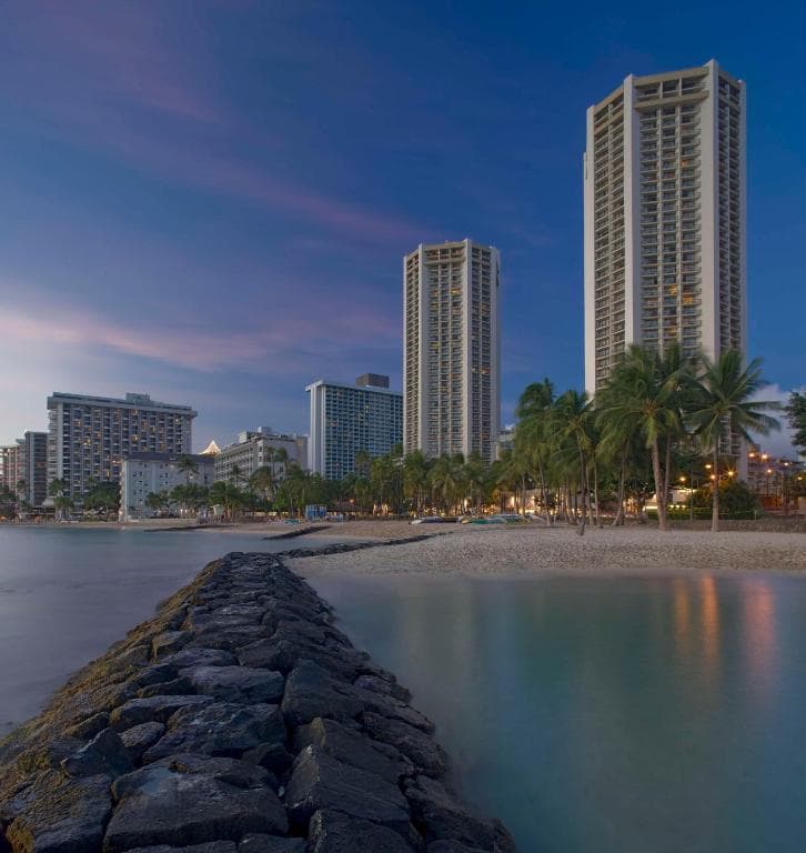 Hyatt Regency Waikiki Beach Resort & Spa - 6