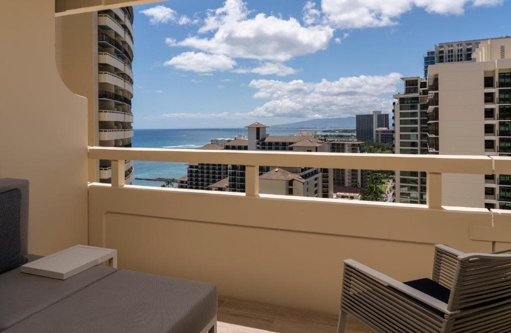 Sheraton Waikiki Beach Resort - 7