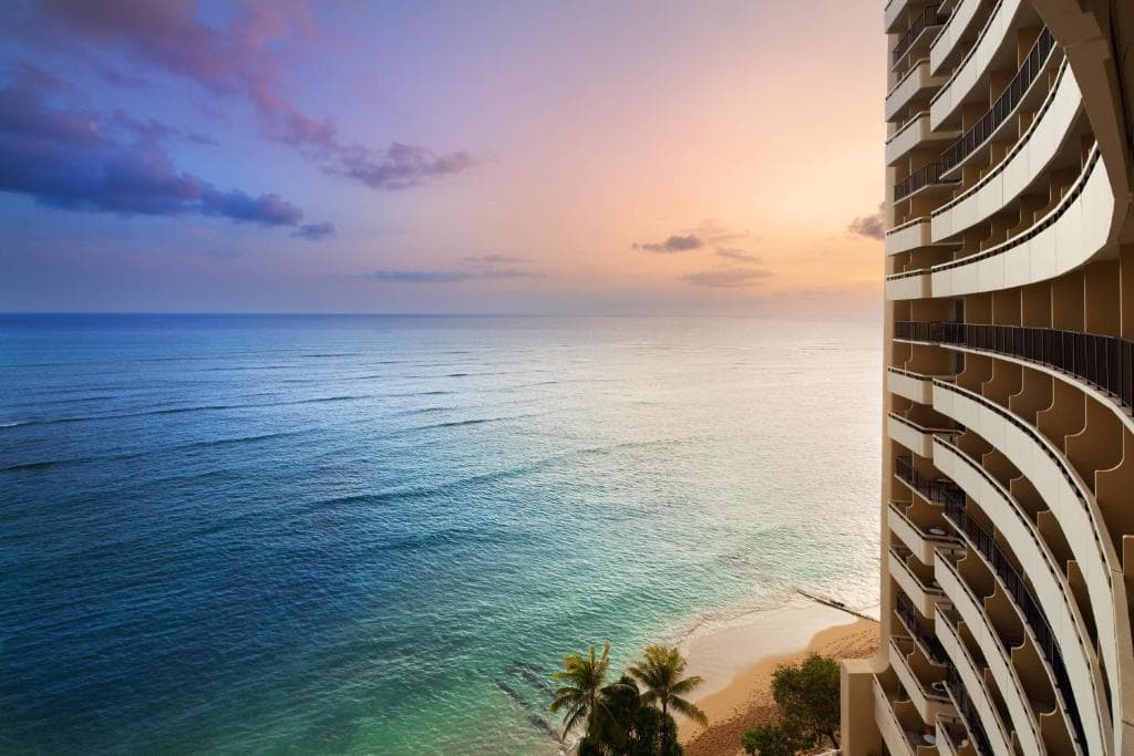 Sheraton Waikiki Beach Resort - 14