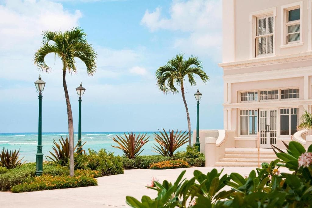Moana Surfrider, A Westin Resort & Spa, Waikiki Beach - 11
