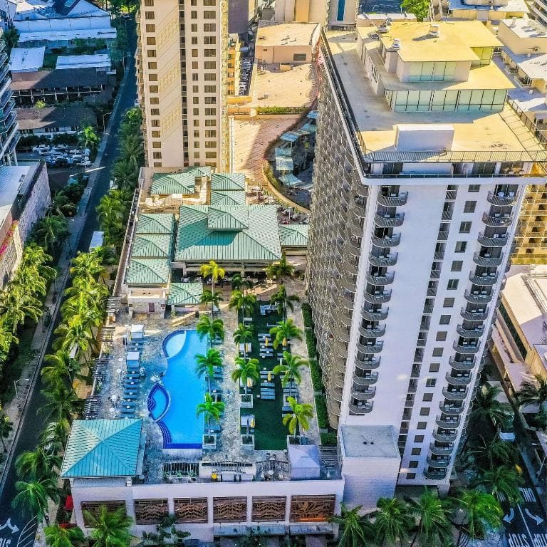 Embassy Suites by Hilton Waikiki Beach Walk - 8