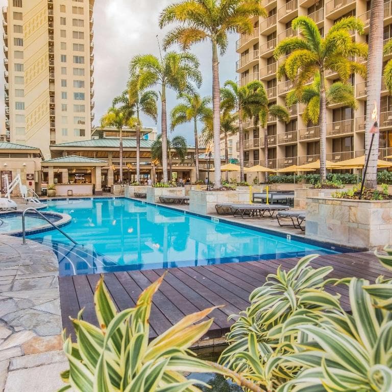 Embassy Suites by Hilton Waikiki Beach Walk - 10