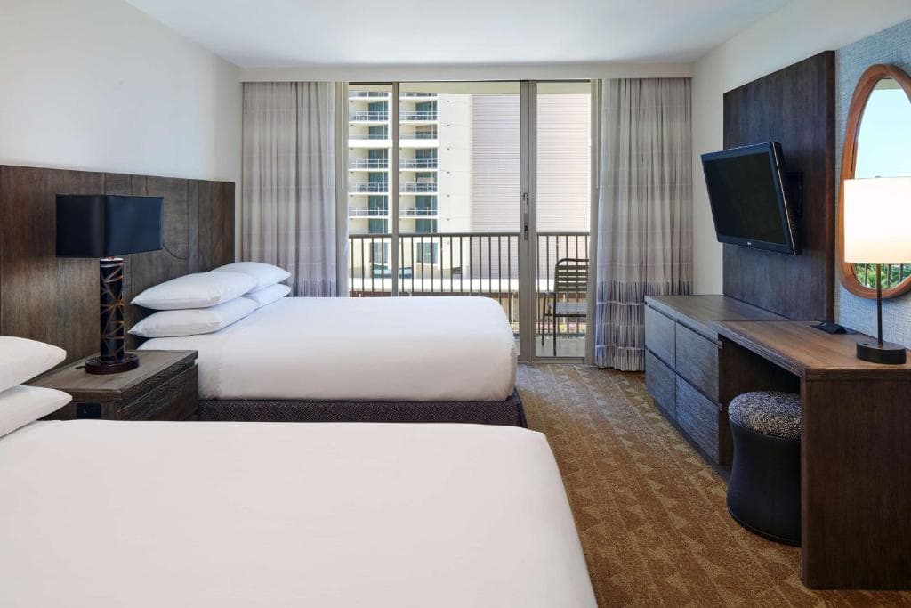 Embassy Suites by Hilton Waikiki Beach Walk - 23