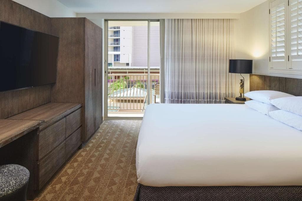 Embassy Suites by Hilton Waikiki Beach Walk - 24