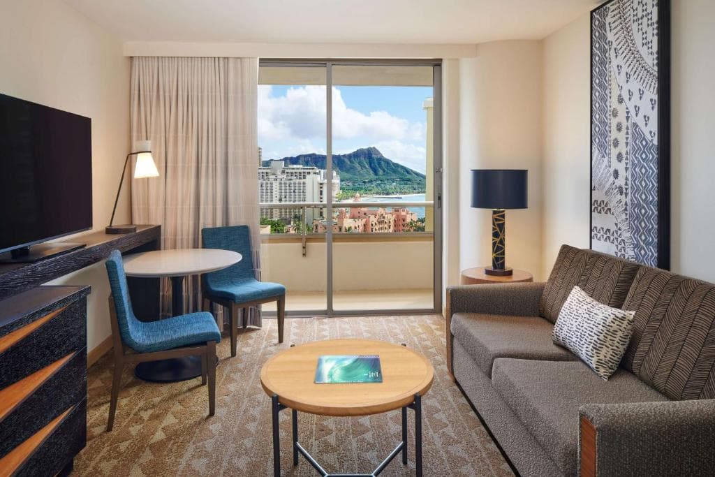 Embassy Suites by Hilton Waikiki Beach Walk - 28