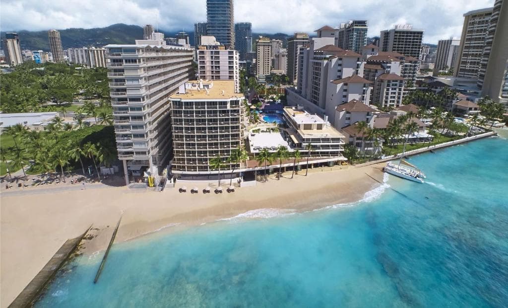 OUTRIGGER Reef Waikiki Beach Resort - 2