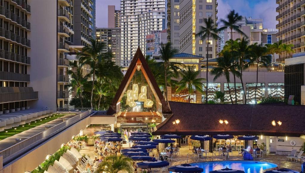 OUTRIGGER Reef Waikiki Beach Resort - 3
