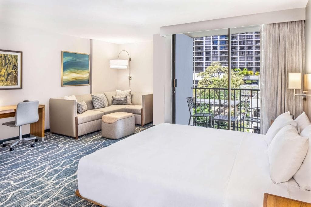 Hyatt Place Waikiki Beach - 13
