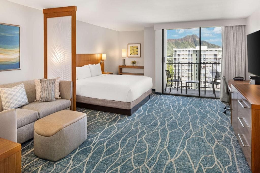 Hyatt Place Waikiki Beach - 14
