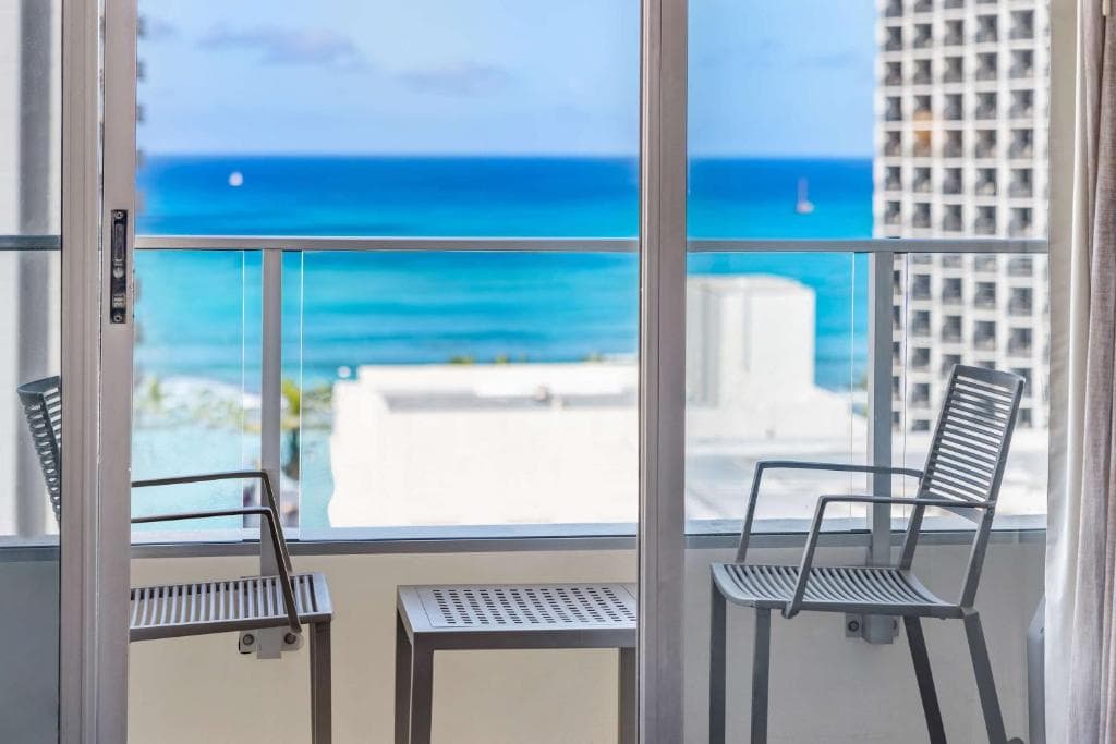 Hyatt Place Waikiki Beach - 20