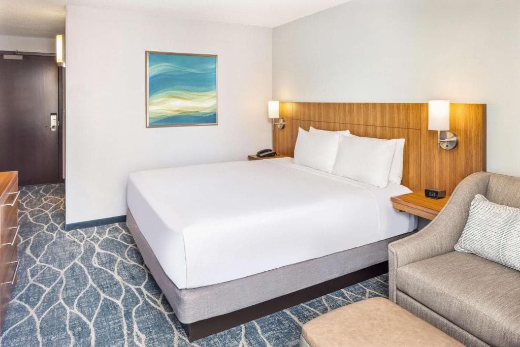 Hyatt Place Waikiki Beach - 36