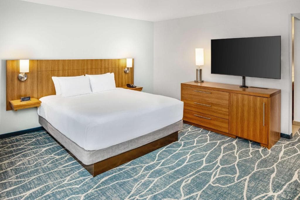 Hyatt Place Waikiki Beach - 43