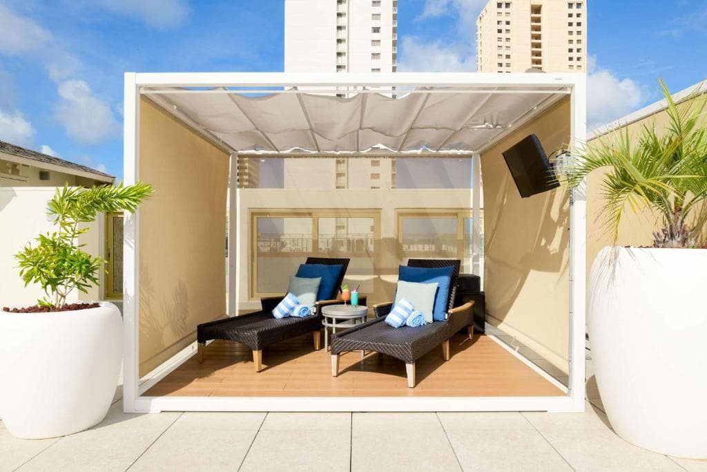 Hilton Waikiki Beach Resort & Spa - 19