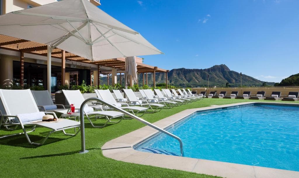 Queen Kapiolani Hotel - 7