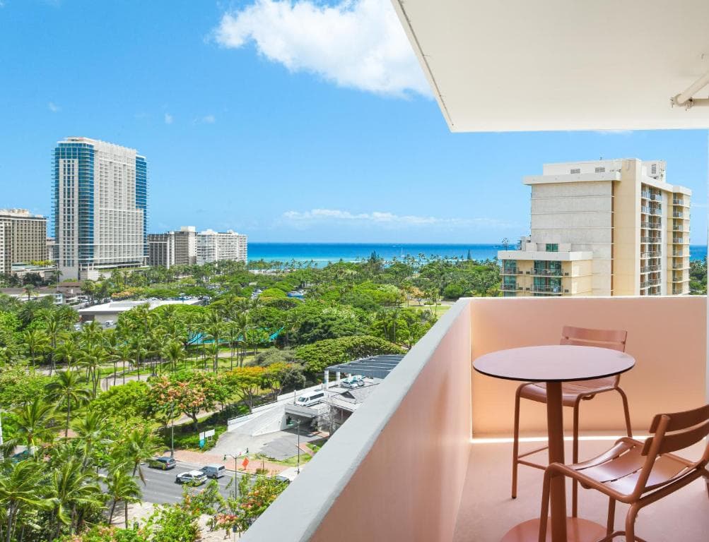 Romer Waikiki at The Ambassador - 1