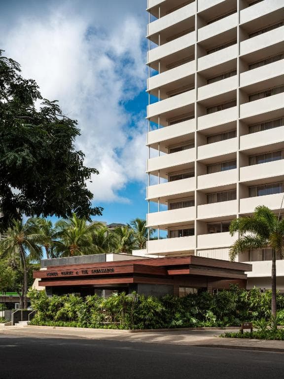 Romer Waikiki at The Ambassador - 11