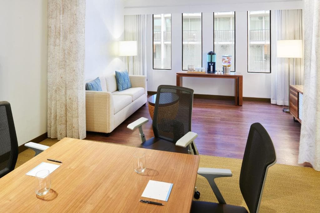 Hyatt Centric Waikiki Beach - 28