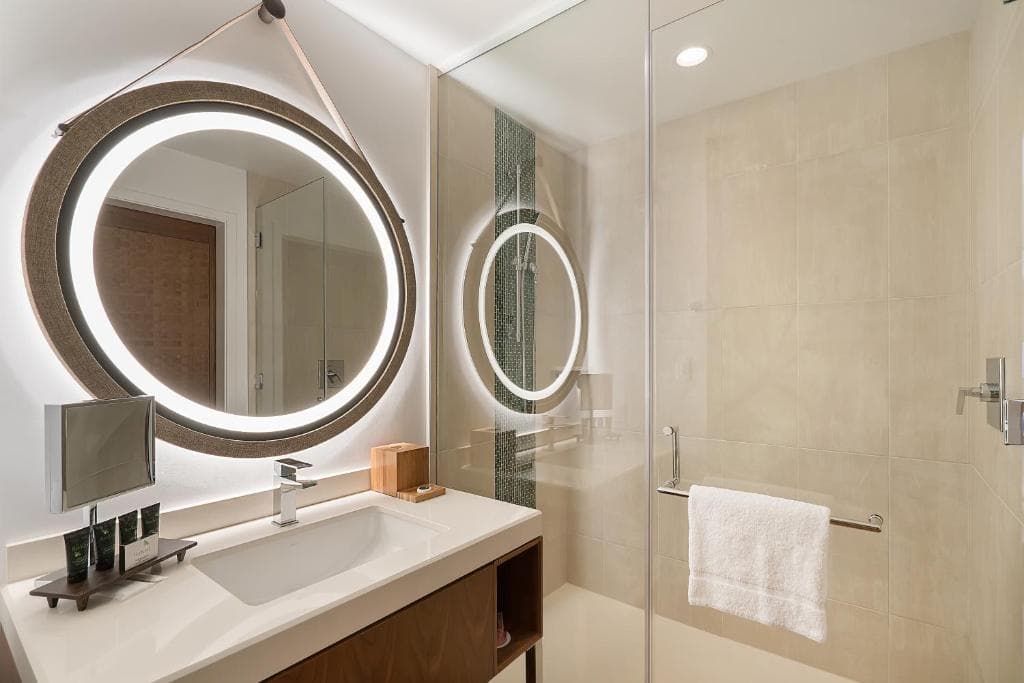 Hyatt Centric Waikiki Beach - 40