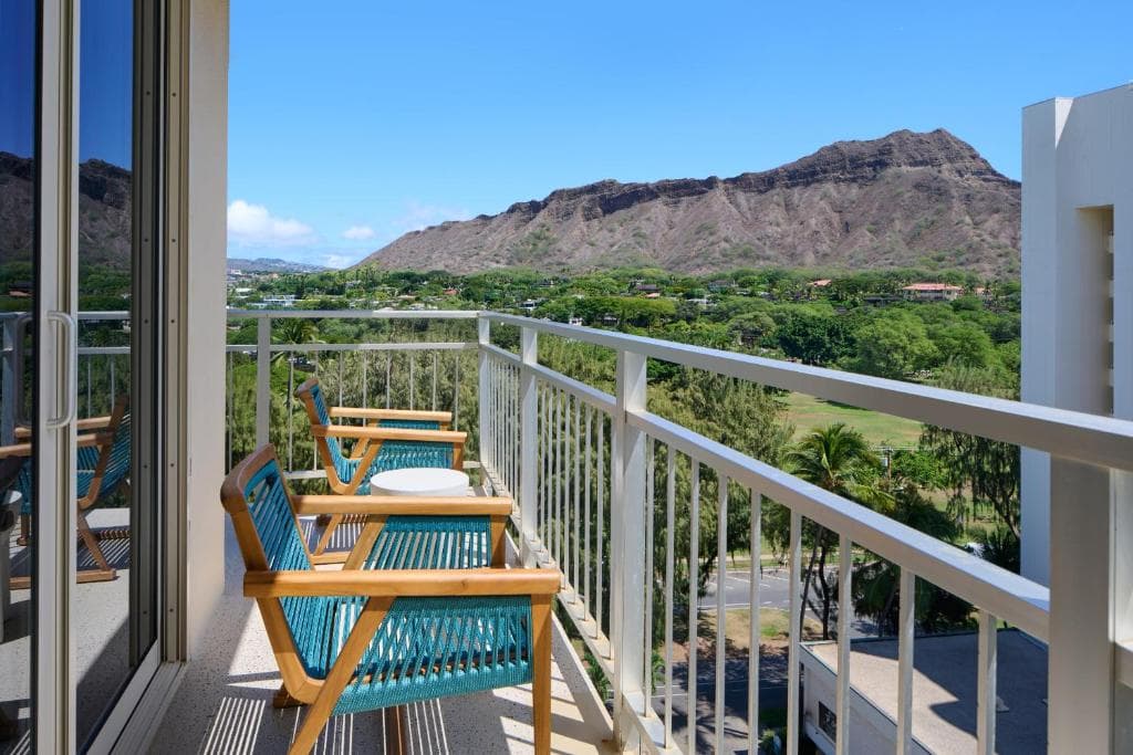 Kaimana Beach Hotel - 32
