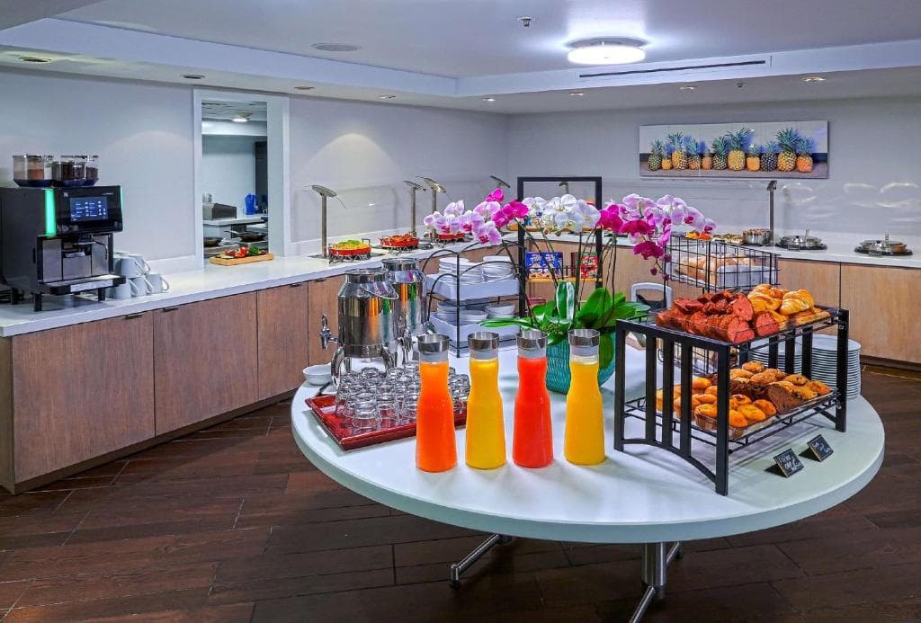 DoubleTree by Hilton Alana - Waikiki Beach - 12