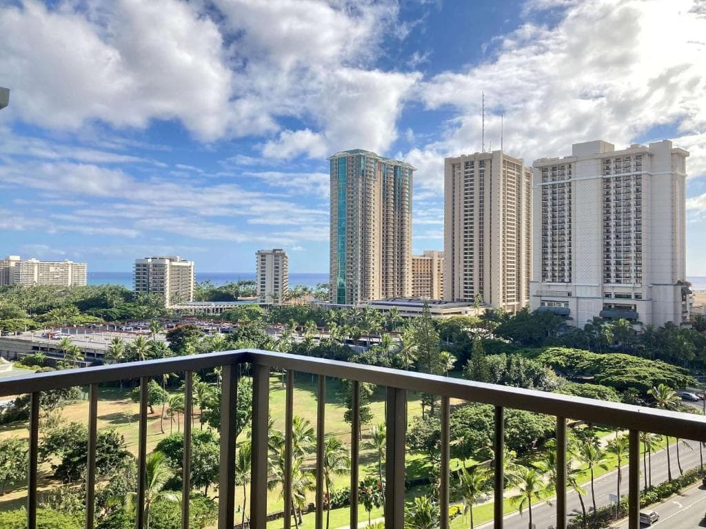 DoubleTree by Hilton Alana - Waikiki Beach - 21