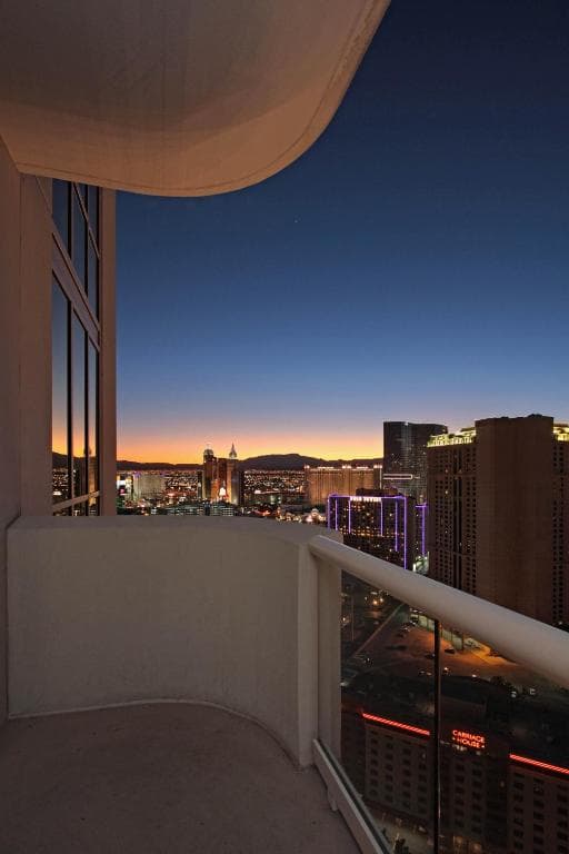 Luxury Suites International at The Signature - 28