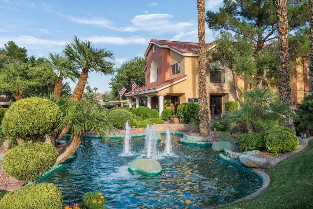 Westgate Flamingo Bay Resort - 4