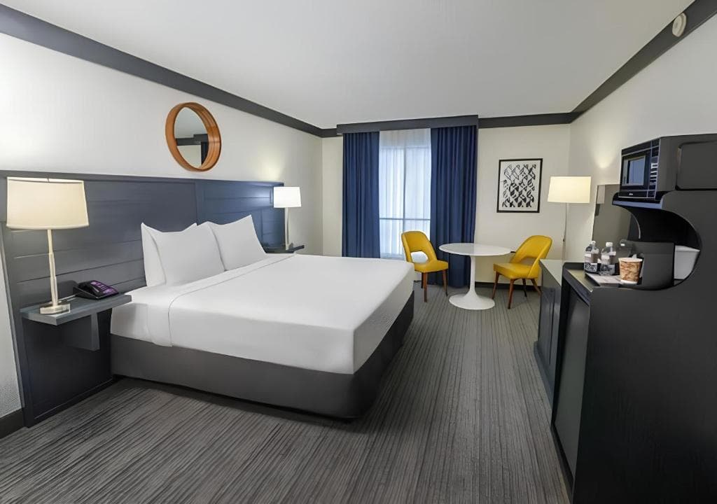 OYO Las Vegas Hotel & Casino - 7