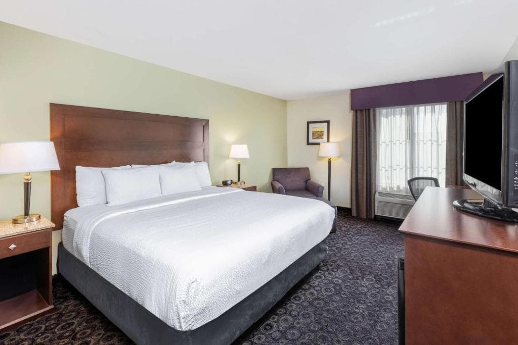 La Quinta Inn & Suites by Wyndham Las Vegas Airport South - 19