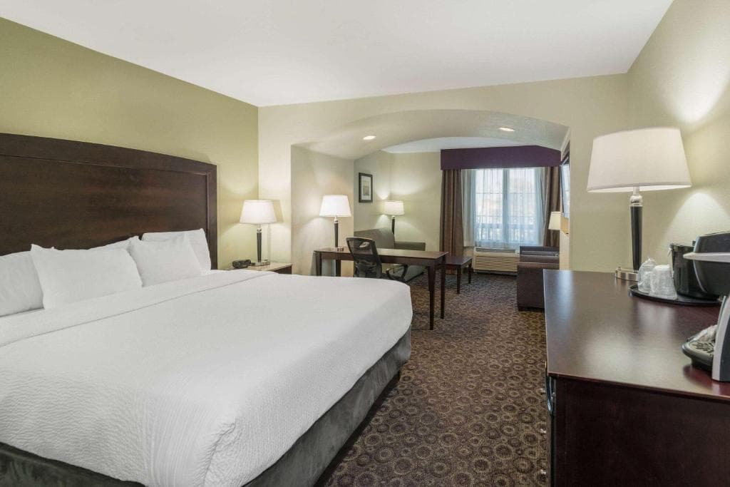 La Quinta Inn & Suites by Wyndham Las Vegas Airport South - 25