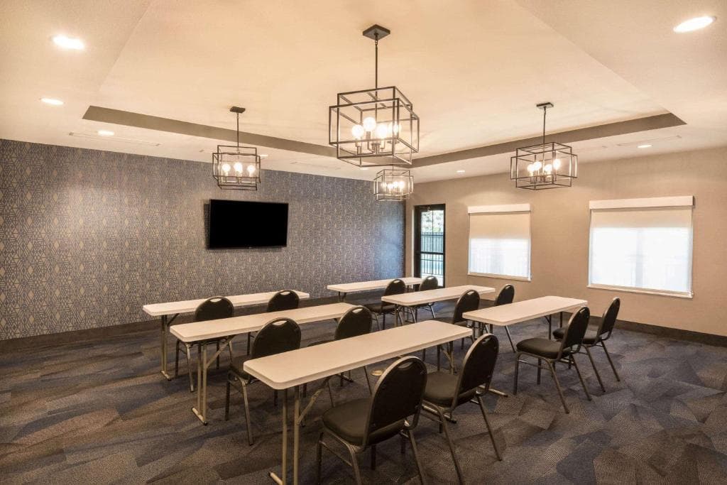 La Quinta Inn & Suites by Wyndham Las Vegas Airport South - 26