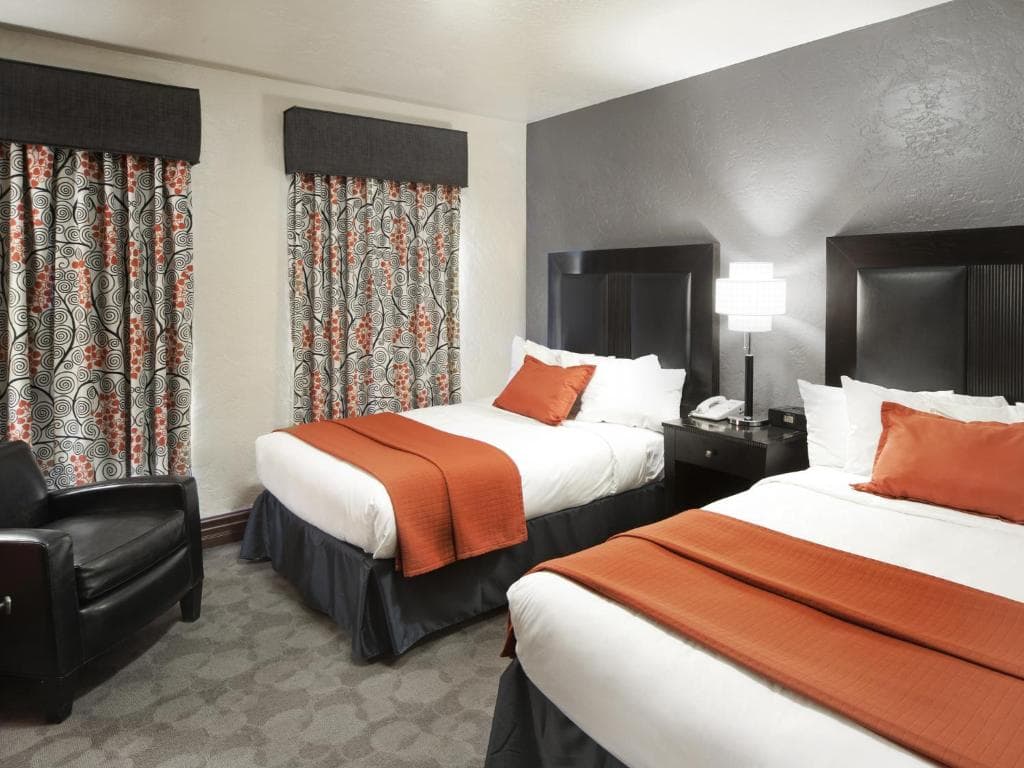 Golden Gate Hotel & Casino - 9