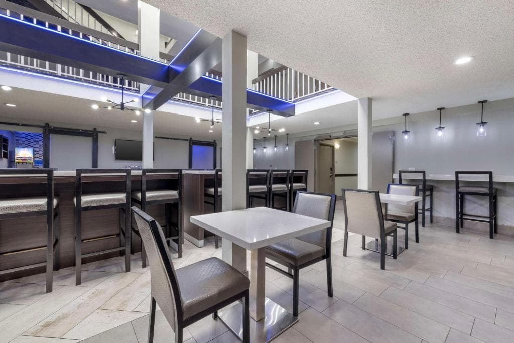 Best Western McCarran Inn - 13