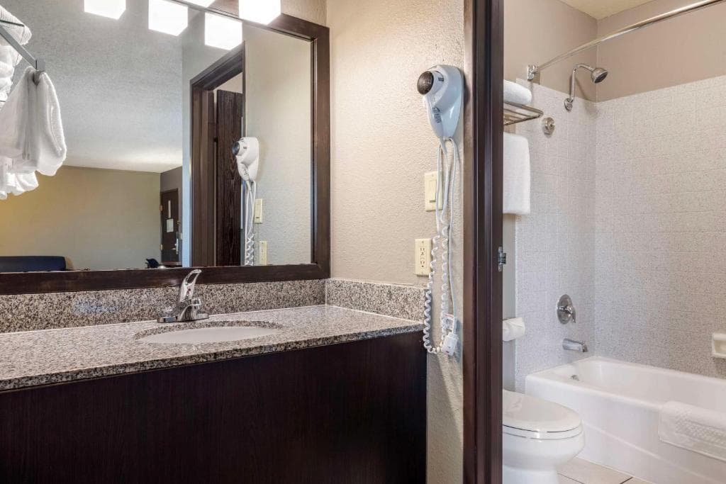 Best Western McCarran Inn - 37