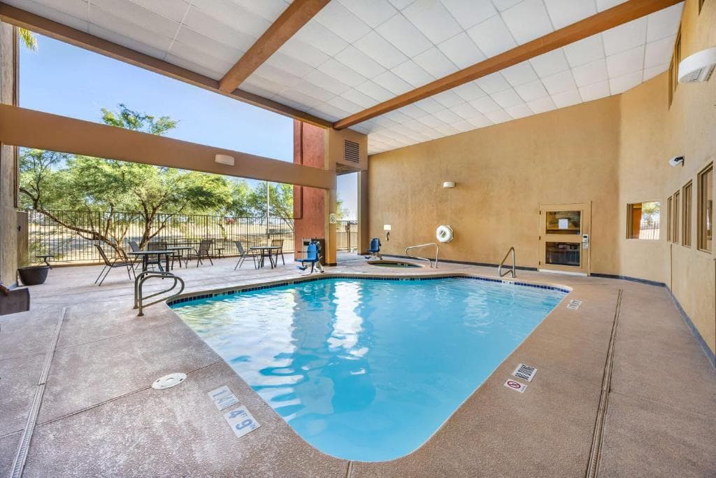 Best Western Plus North Las Vegas Inn & Suites - 4