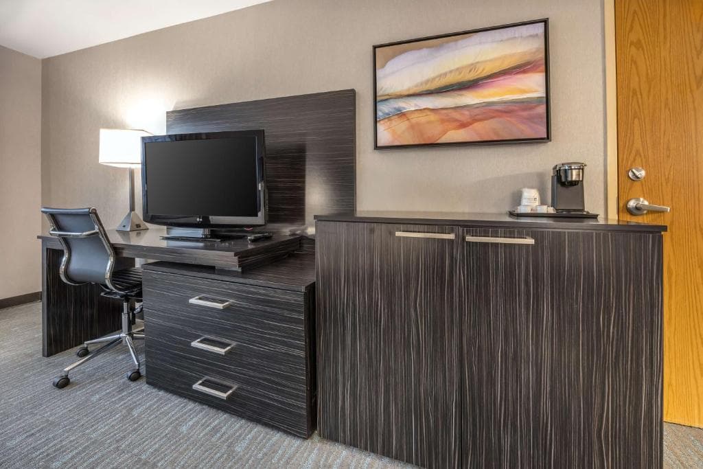 Best Western Plus North Las Vegas Inn & Suites - 18
