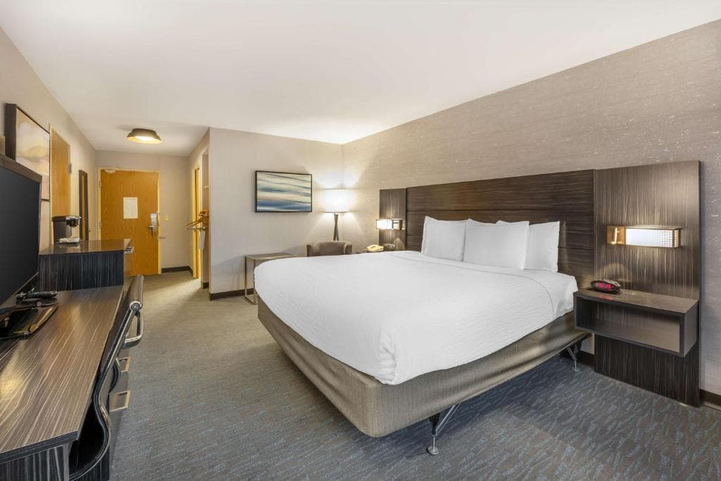 Best Western Plus North Las Vegas Inn & Suites - 19