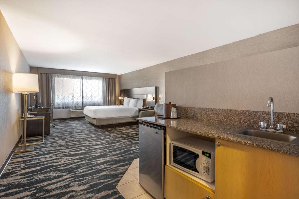 Best Western Plus North Las Vegas Inn & Suites - 26