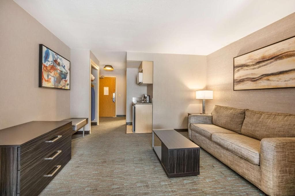 Best Western Plus North Las Vegas Inn & Suites - 35