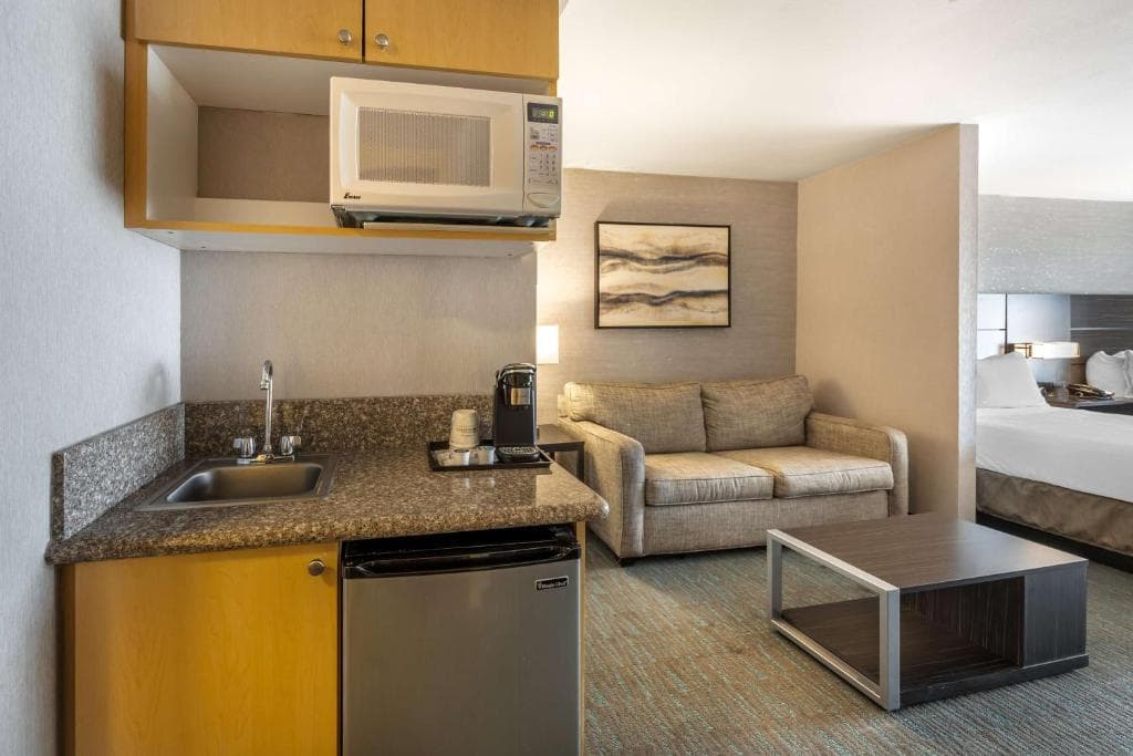 Best Western Plus North Las Vegas Inn & Suites - 37