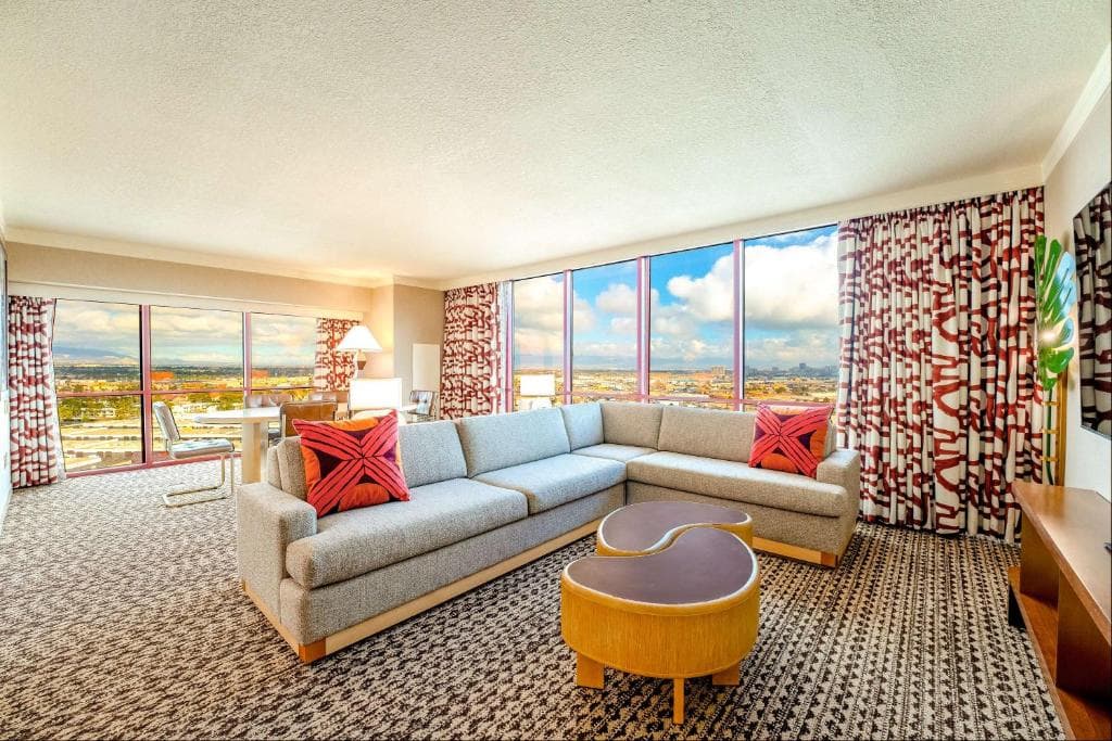 Rio Hotel & Casino - 12